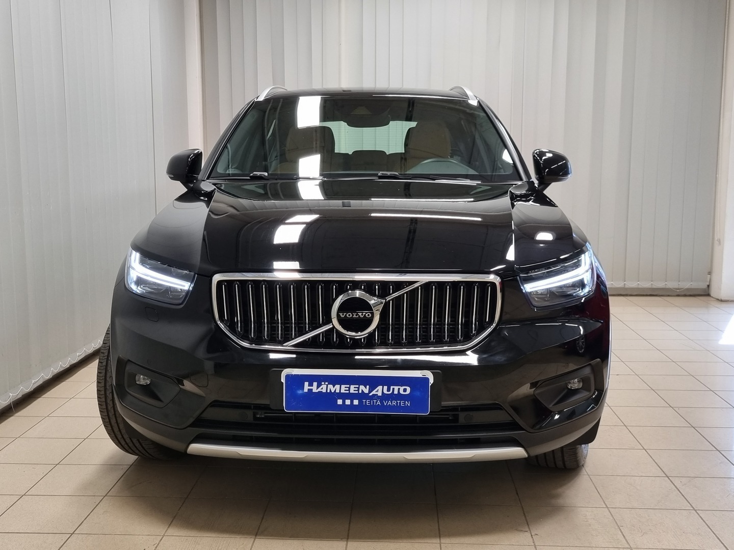 VOLVO XC40 2