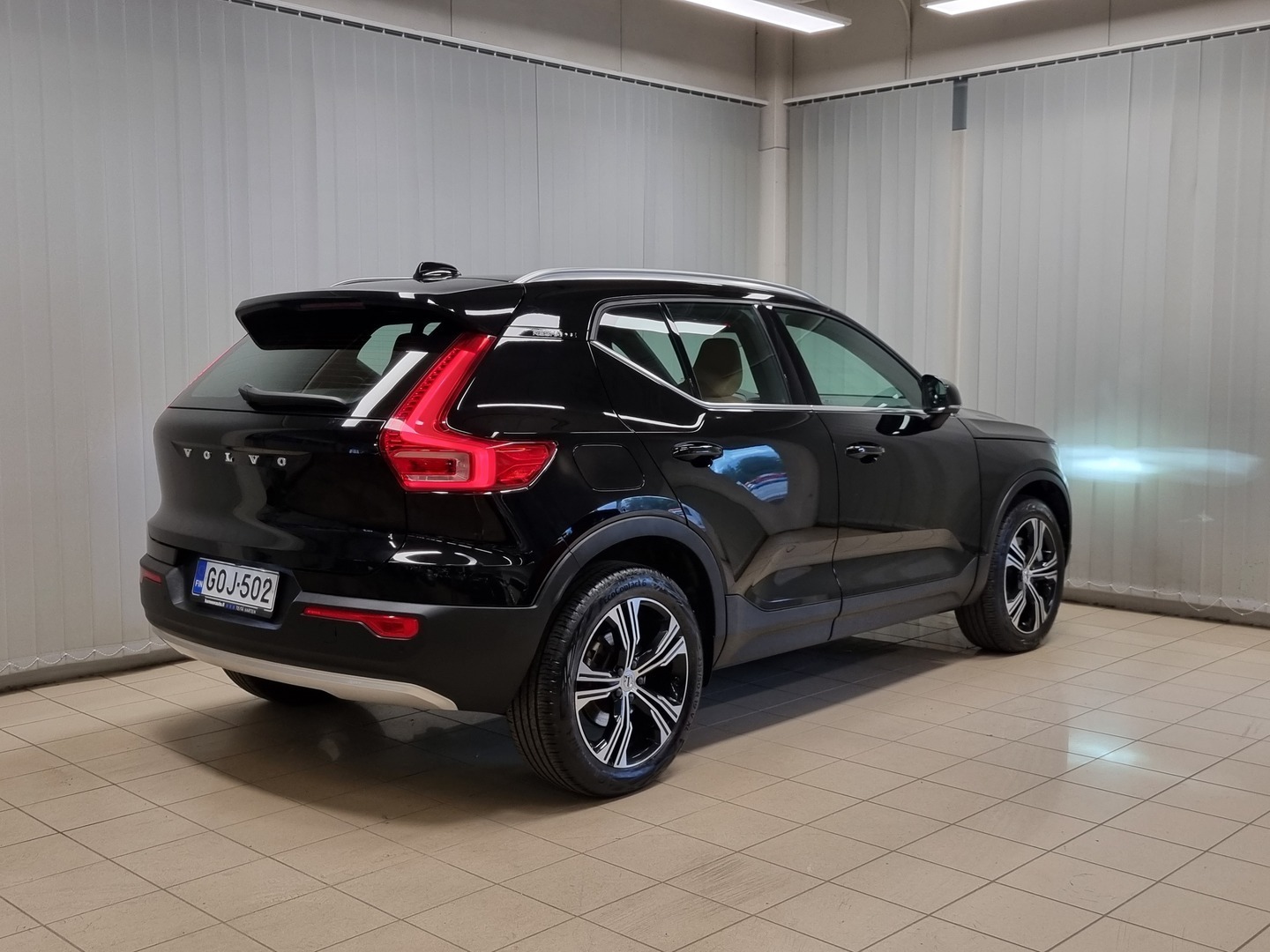 VOLVO XC40 4