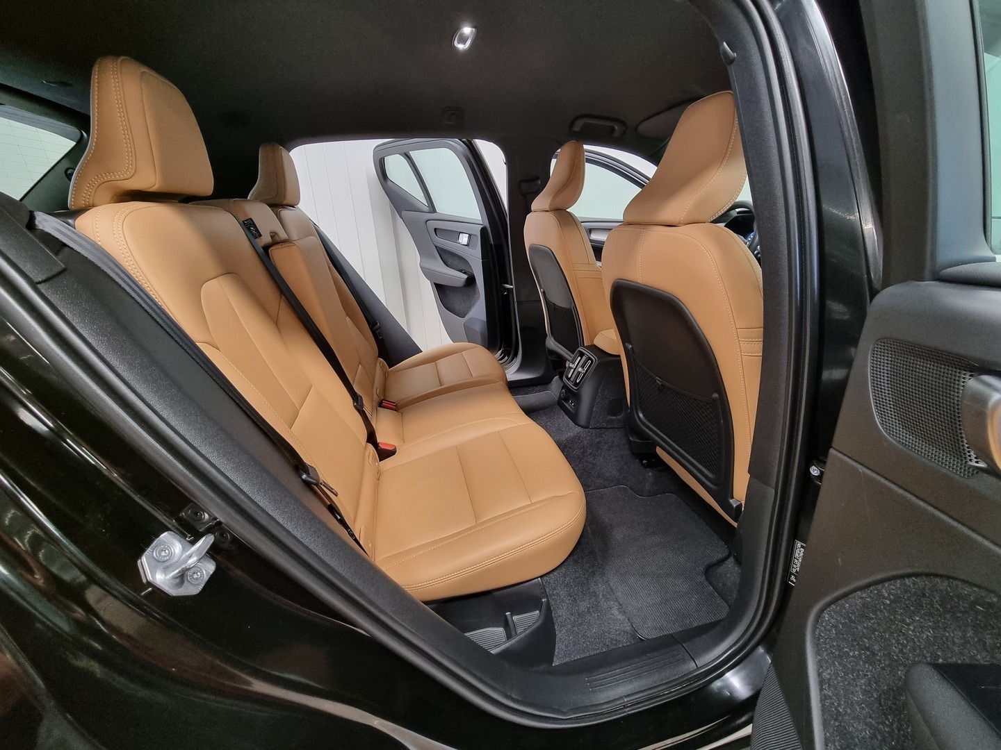 VOLVO XC40 7