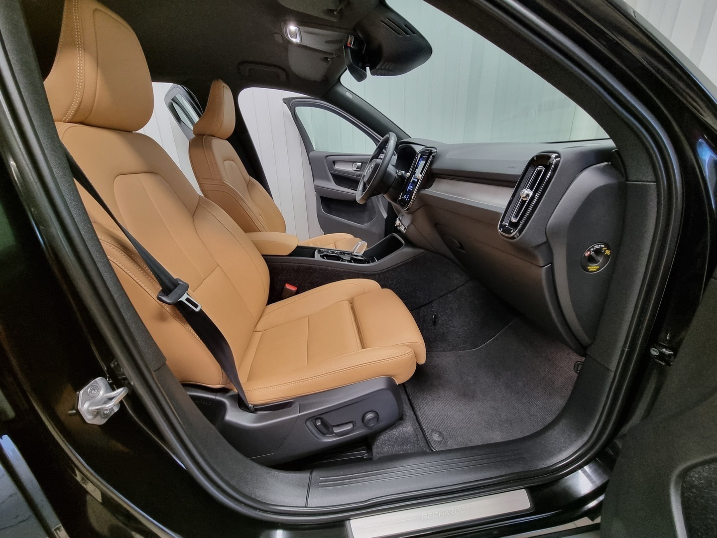 VOLVO XC40 9