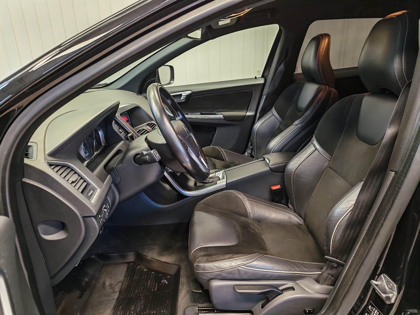 VOLVO XC60 11