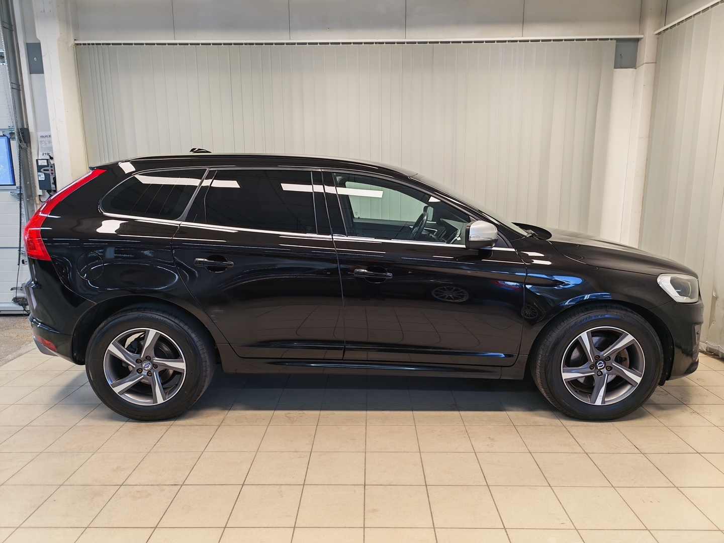 VOLVO XC60 5