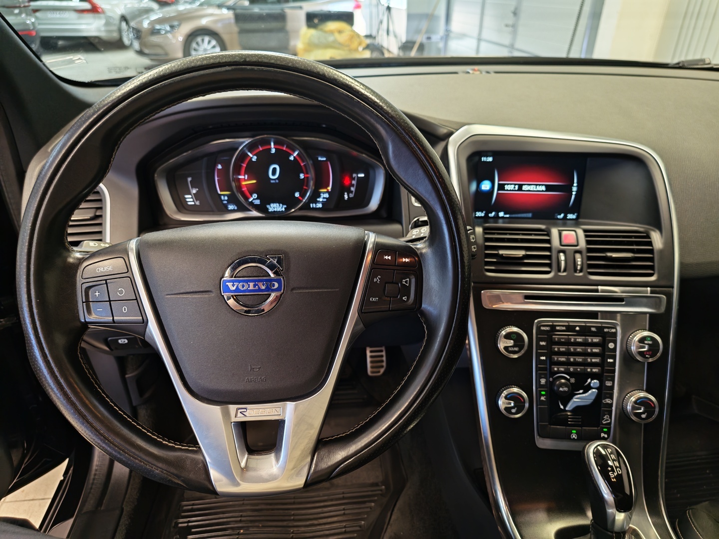 VOLVO XC60 9