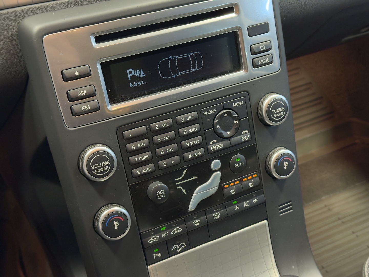 VOLVO XC70 15
