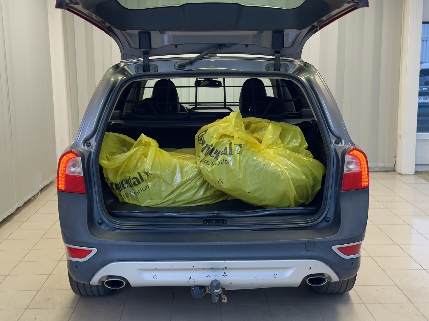 VOLVO XC70 18