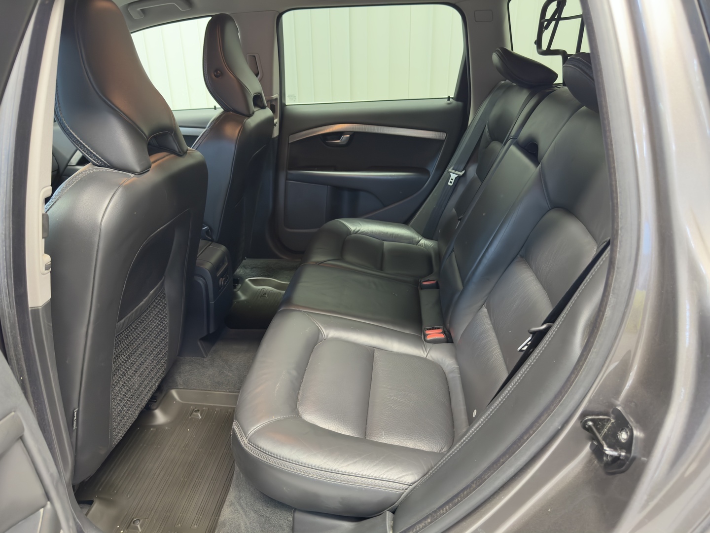 VOLVO XC70 6