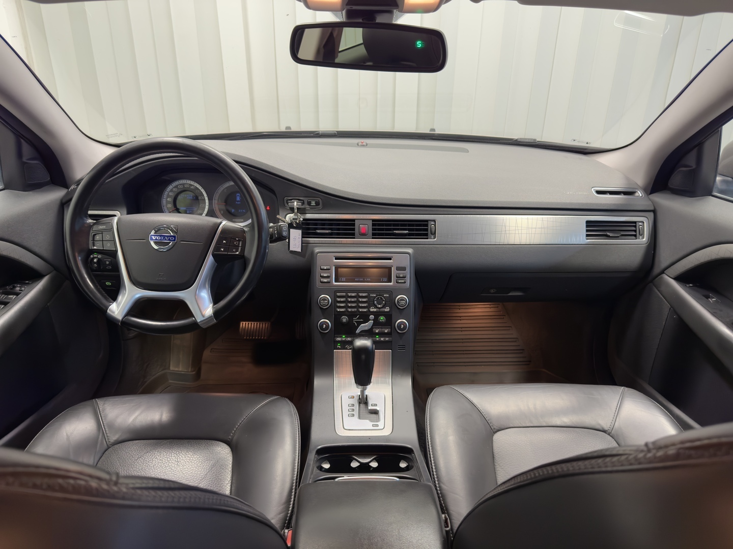 VOLVO XC70 9