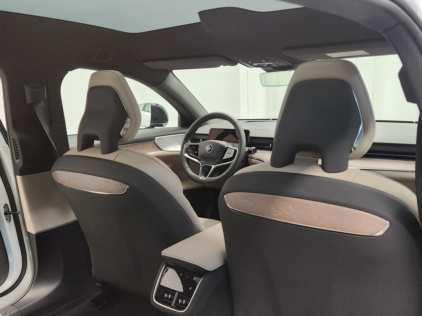 VOLVO ES90 11