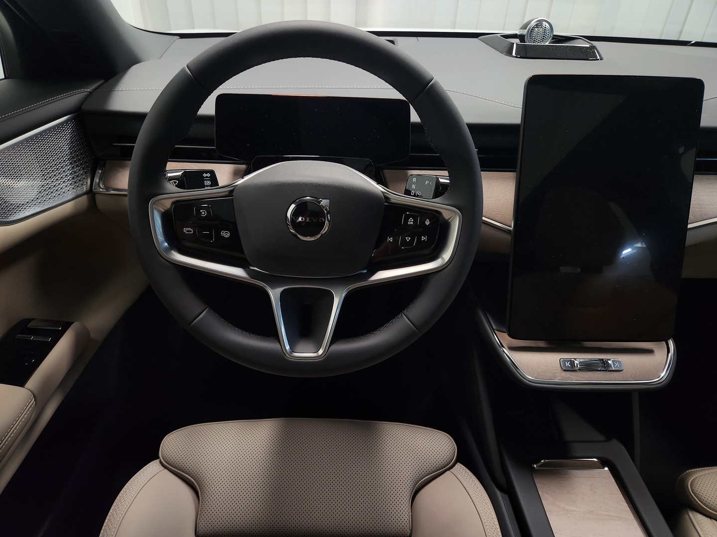 VOLVO ES90 14