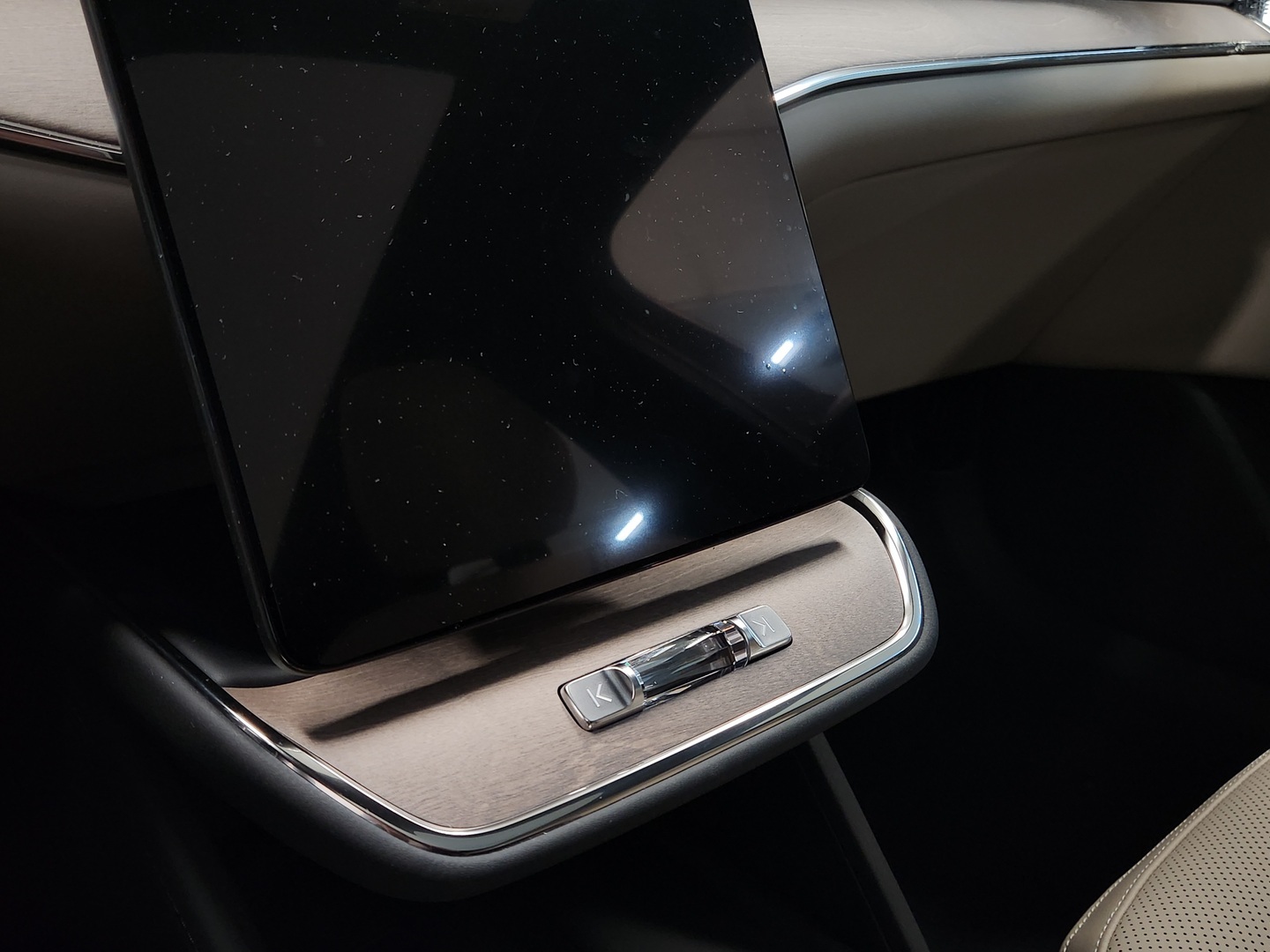 VOLVO ES90 16