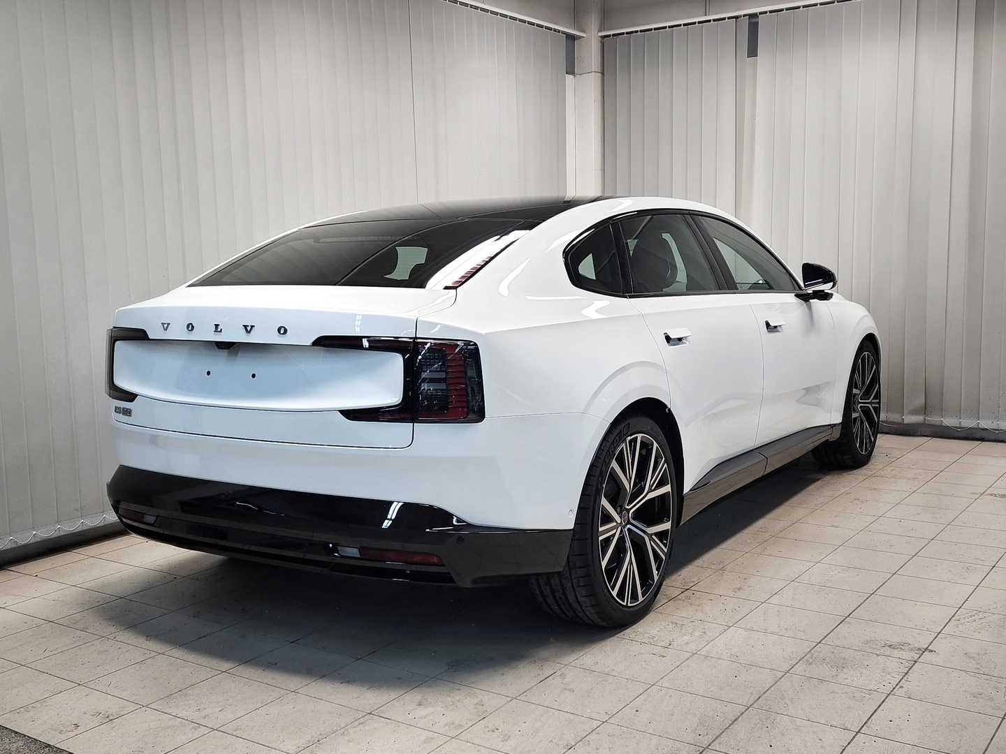 VOLVO ES90 5
