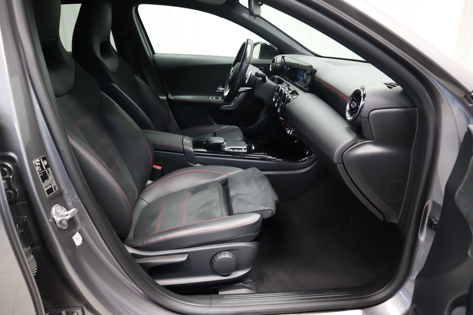 MERCEDES-BENZ A 16