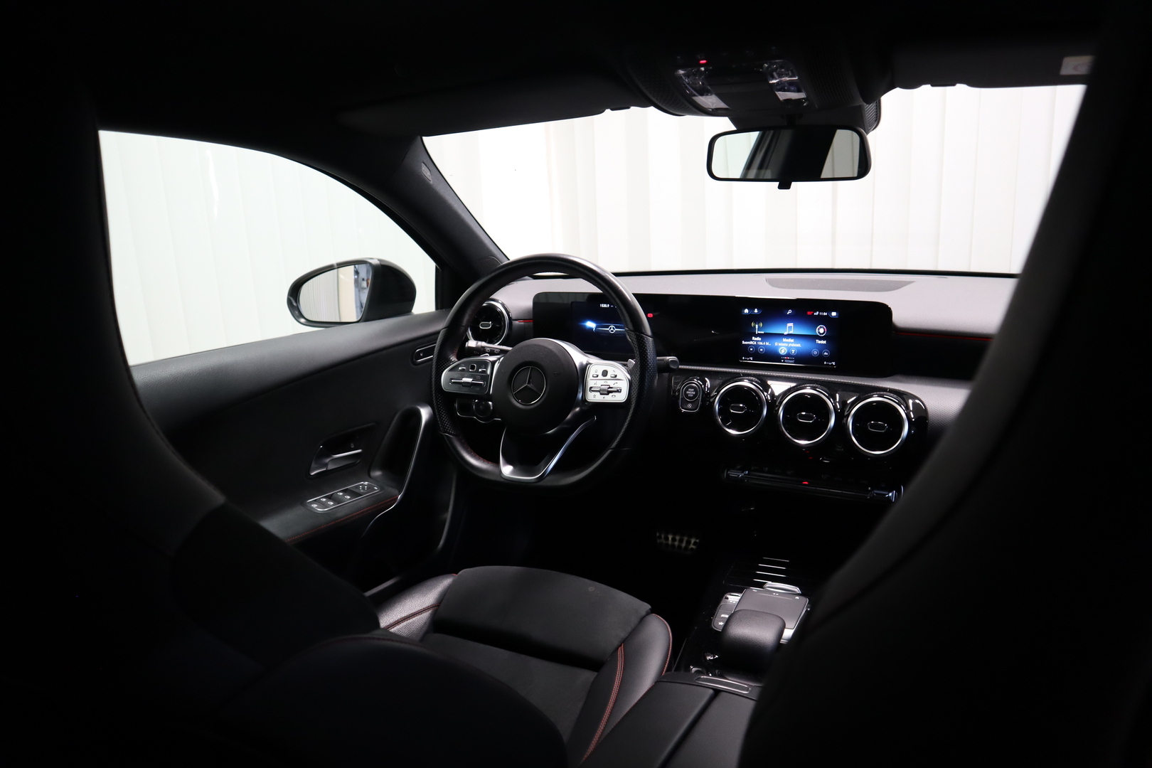 MERCEDES-BENZ A 17