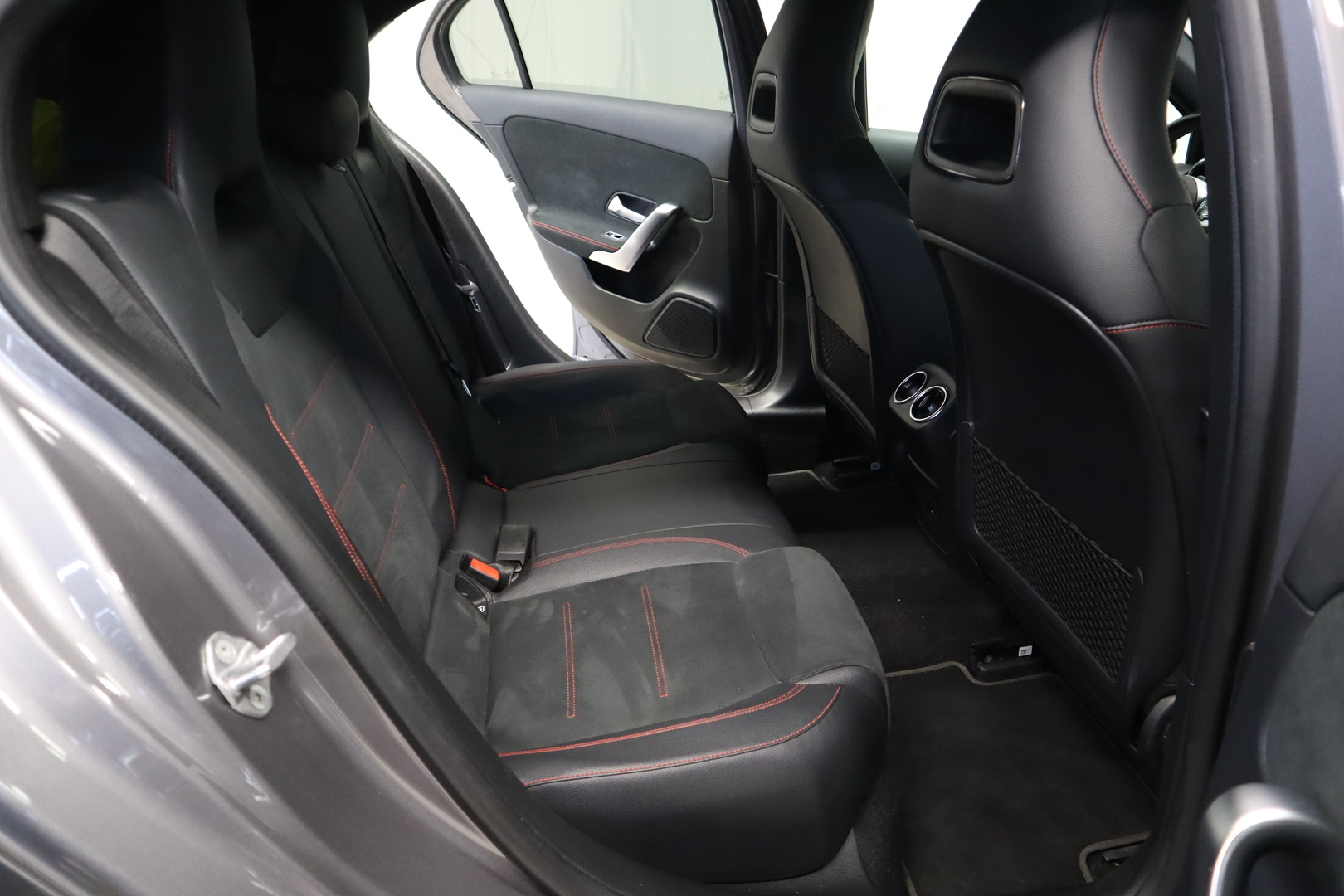 MERCEDES-BENZ A 19