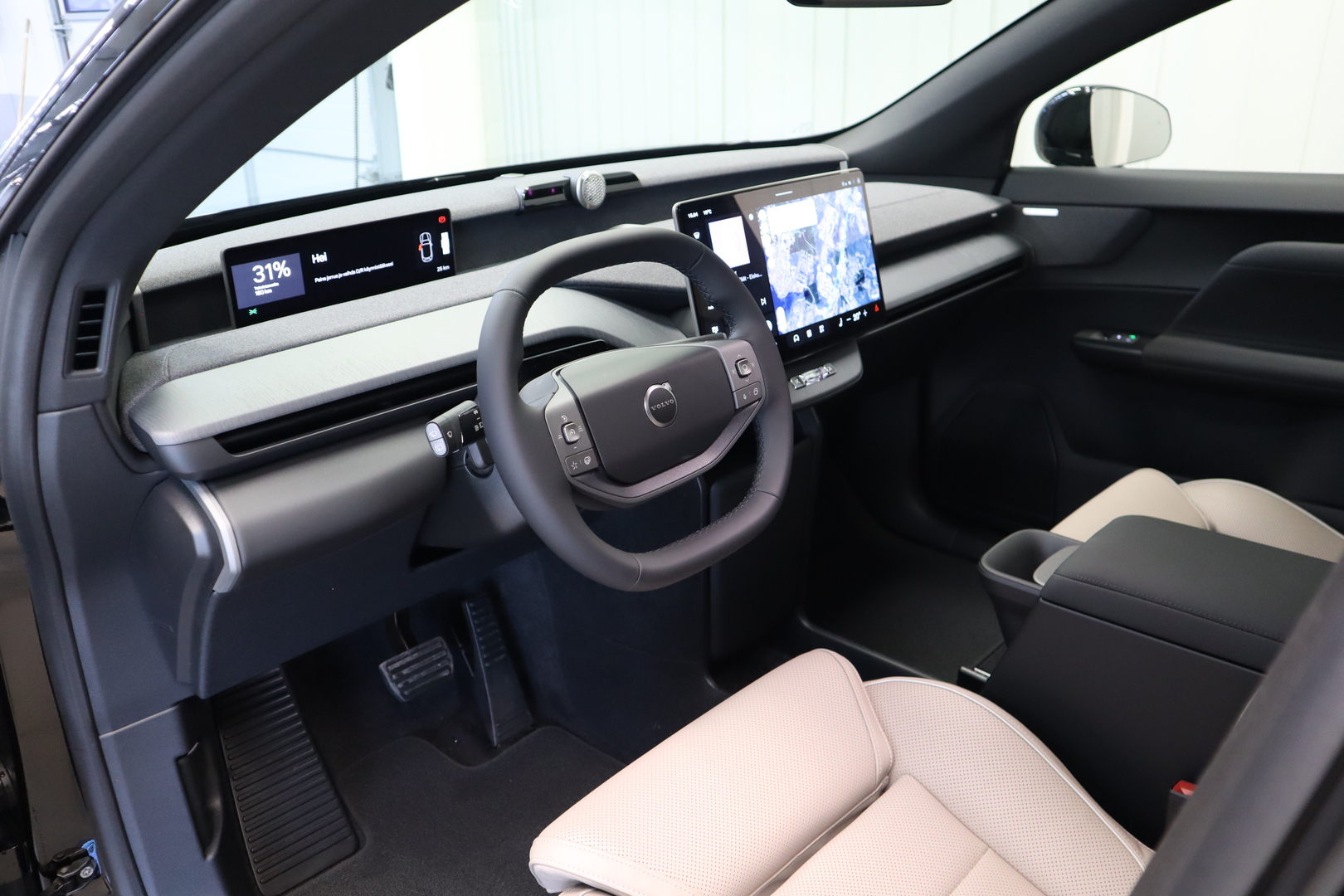 VOLVO EX60 10
