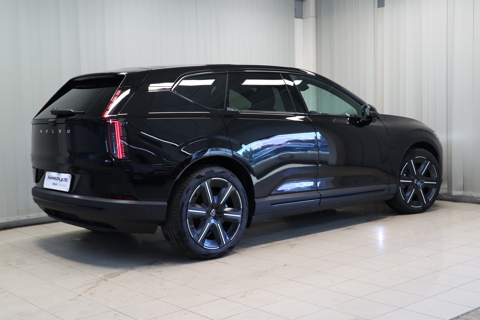VOLVO EX60 6