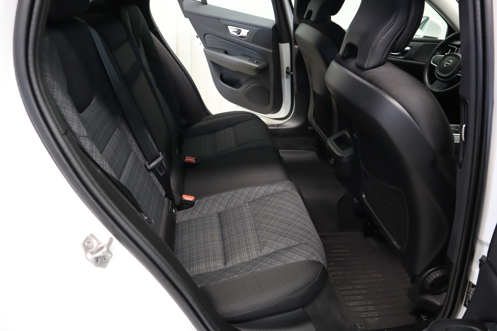 VOLVO V60 23
