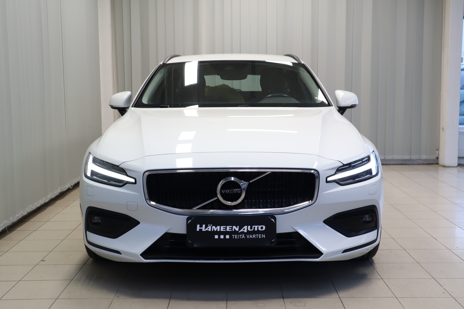 VOLVO V60 3