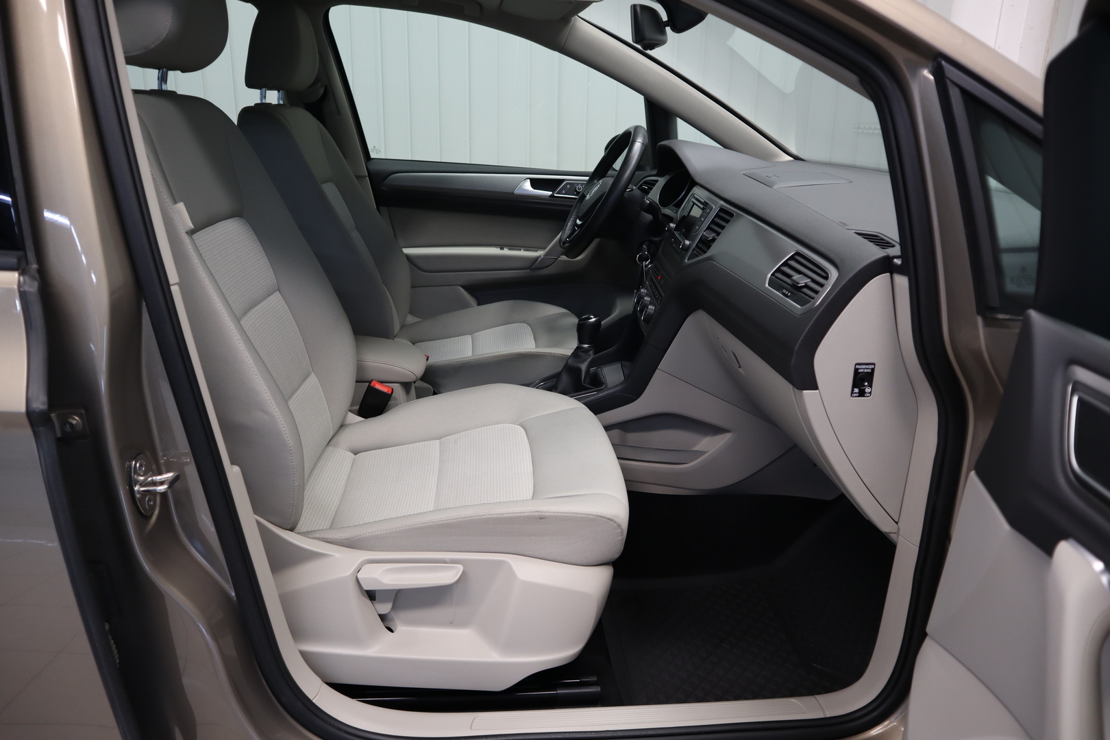 VOLKSWAGEN Golf Sportsvan 11