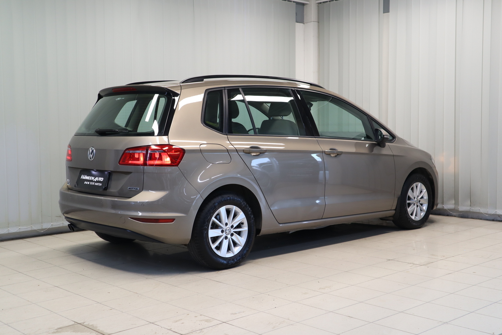 VOLKSWAGEN Golf Sportsvan 4
