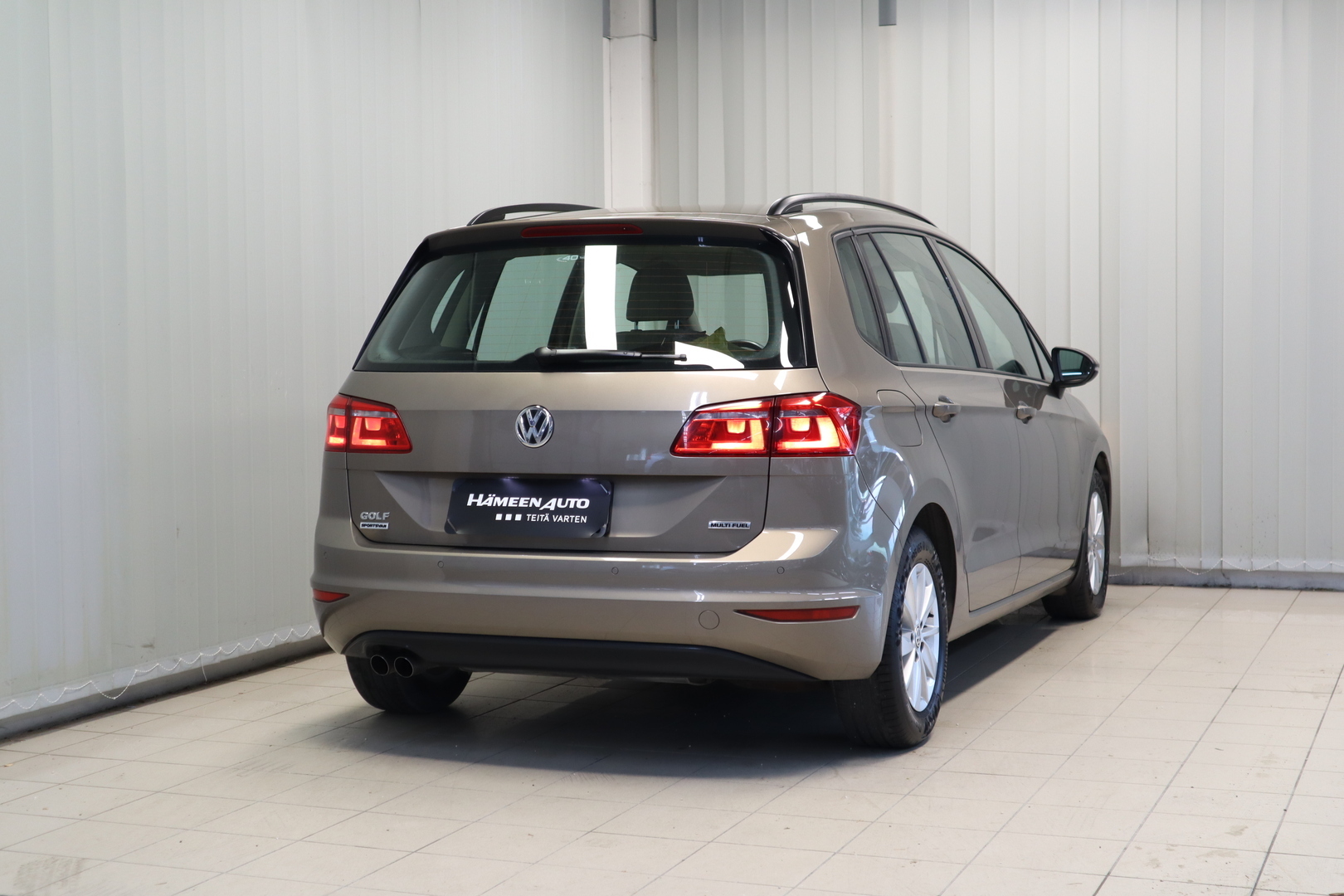 VOLKSWAGEN Golf Sportsvan 5
