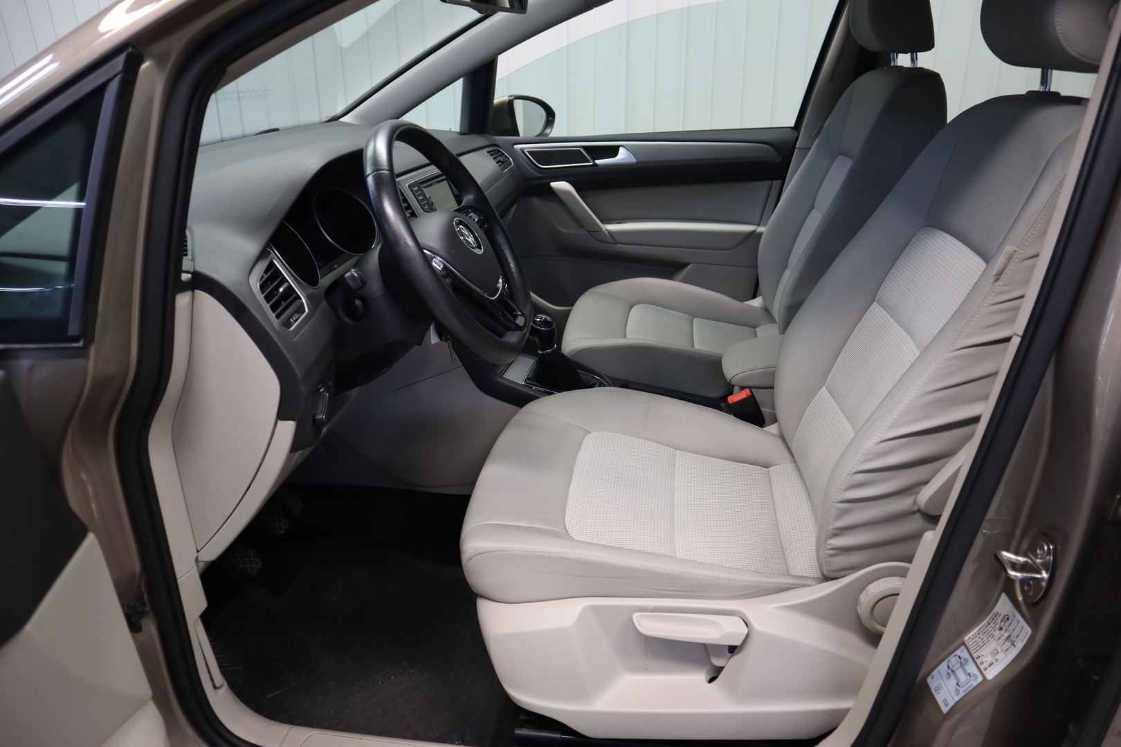 VOLKSWAGEN Golf Sportsvan 7