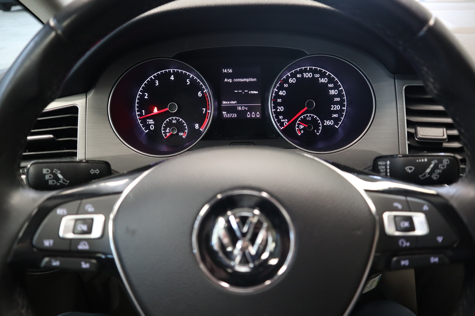 VOLKSWAGEN Golf Sportsvan 8