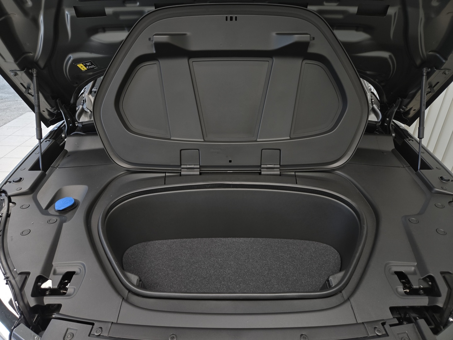 VOLVO EX40 13