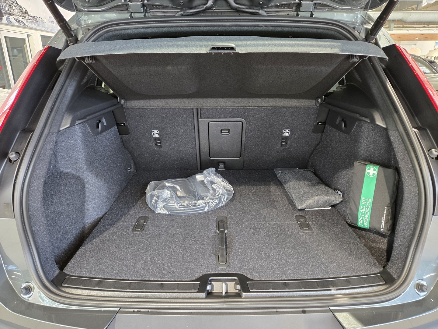 VOLVO EX40 14