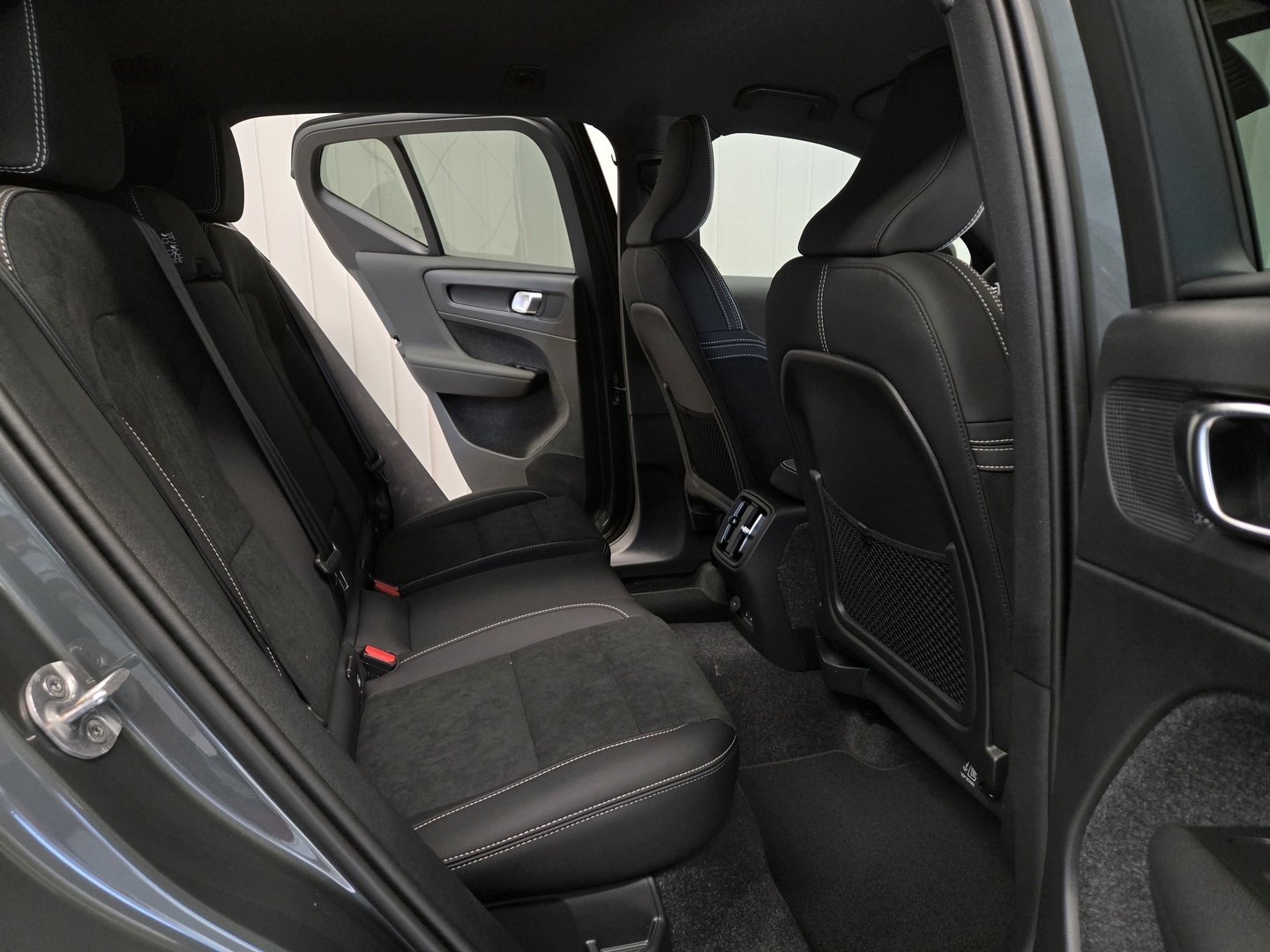 VOLVO EX40 8