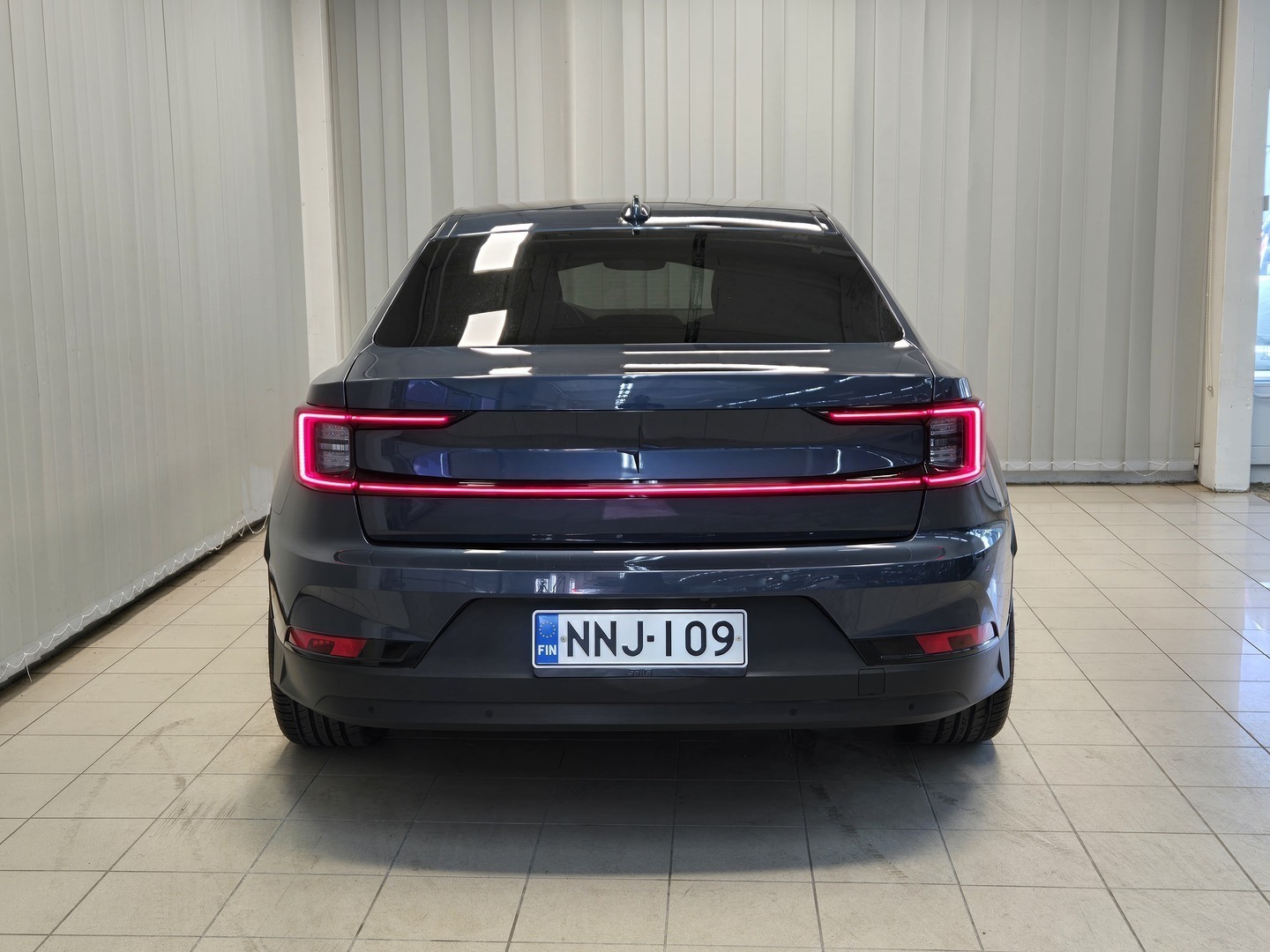 POLESTAR 2 4