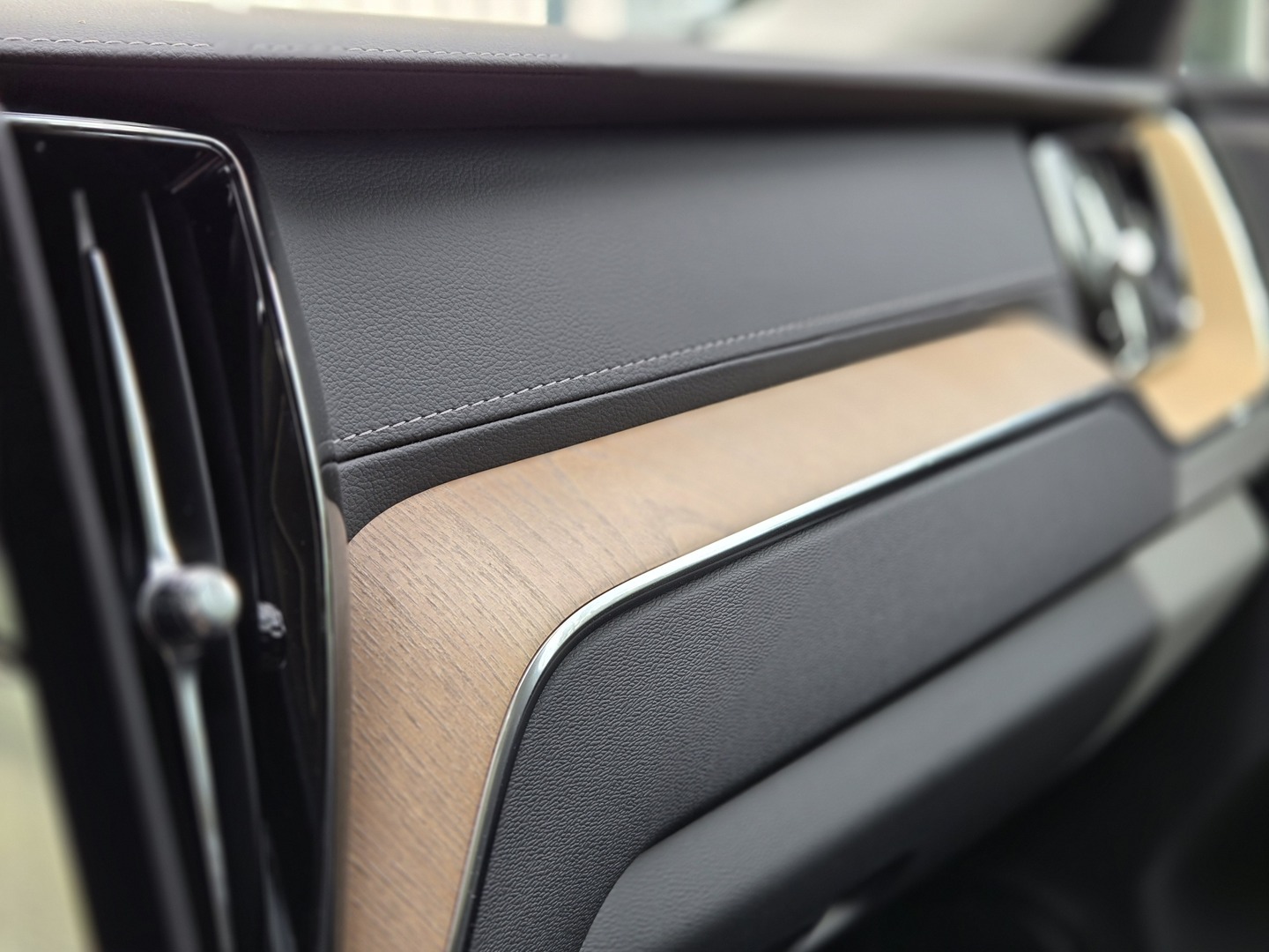 VOLVO XC60 13
