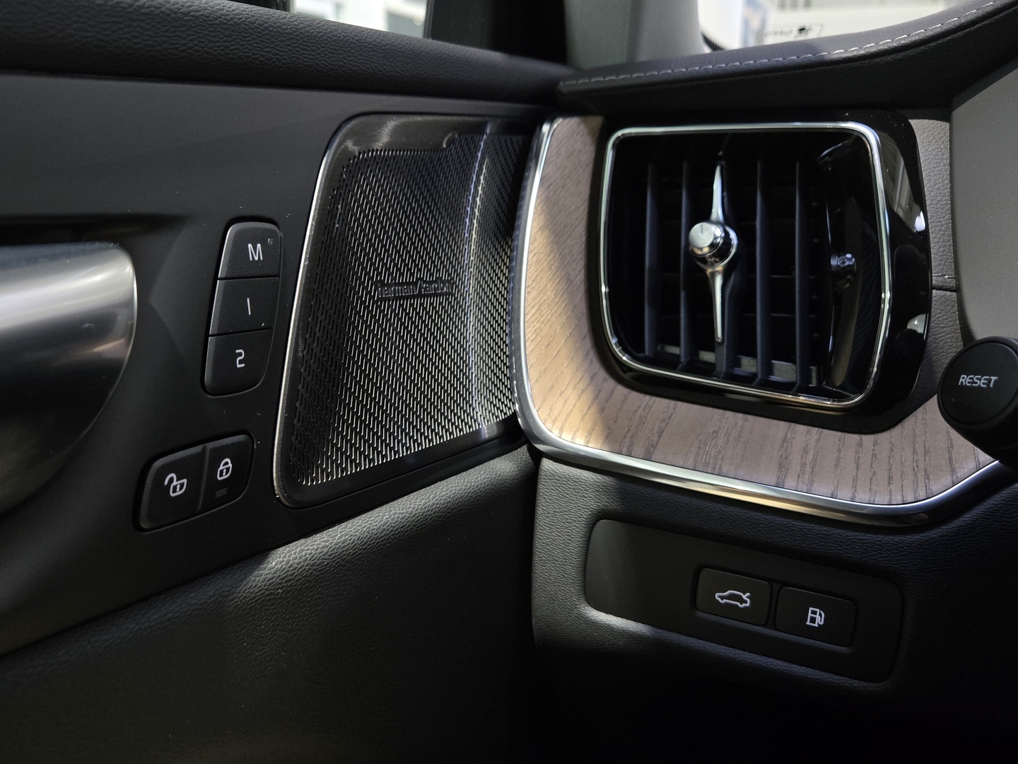VOLVO XC60 15