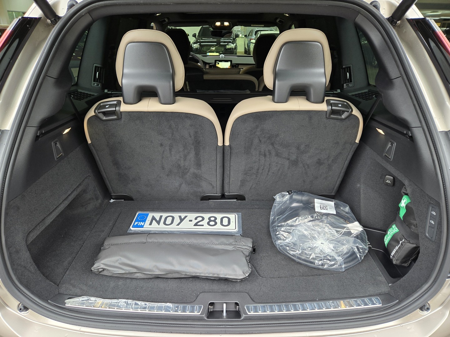 VOLVO XC90 18