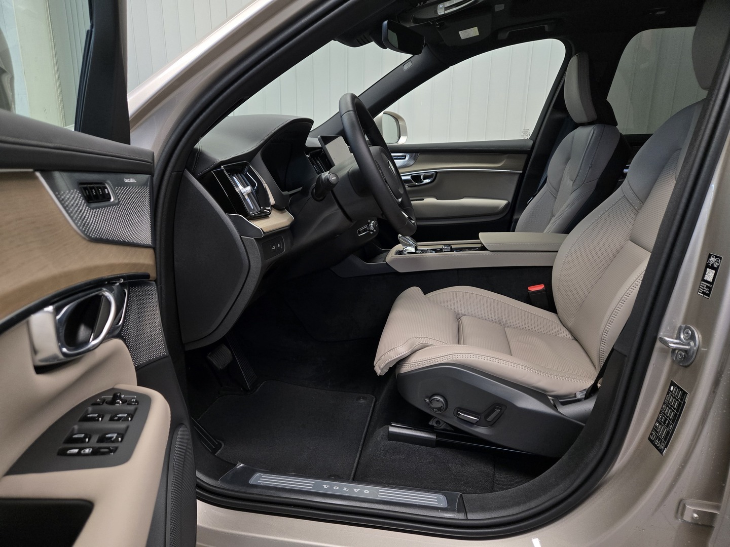 VOLVO XC90 4