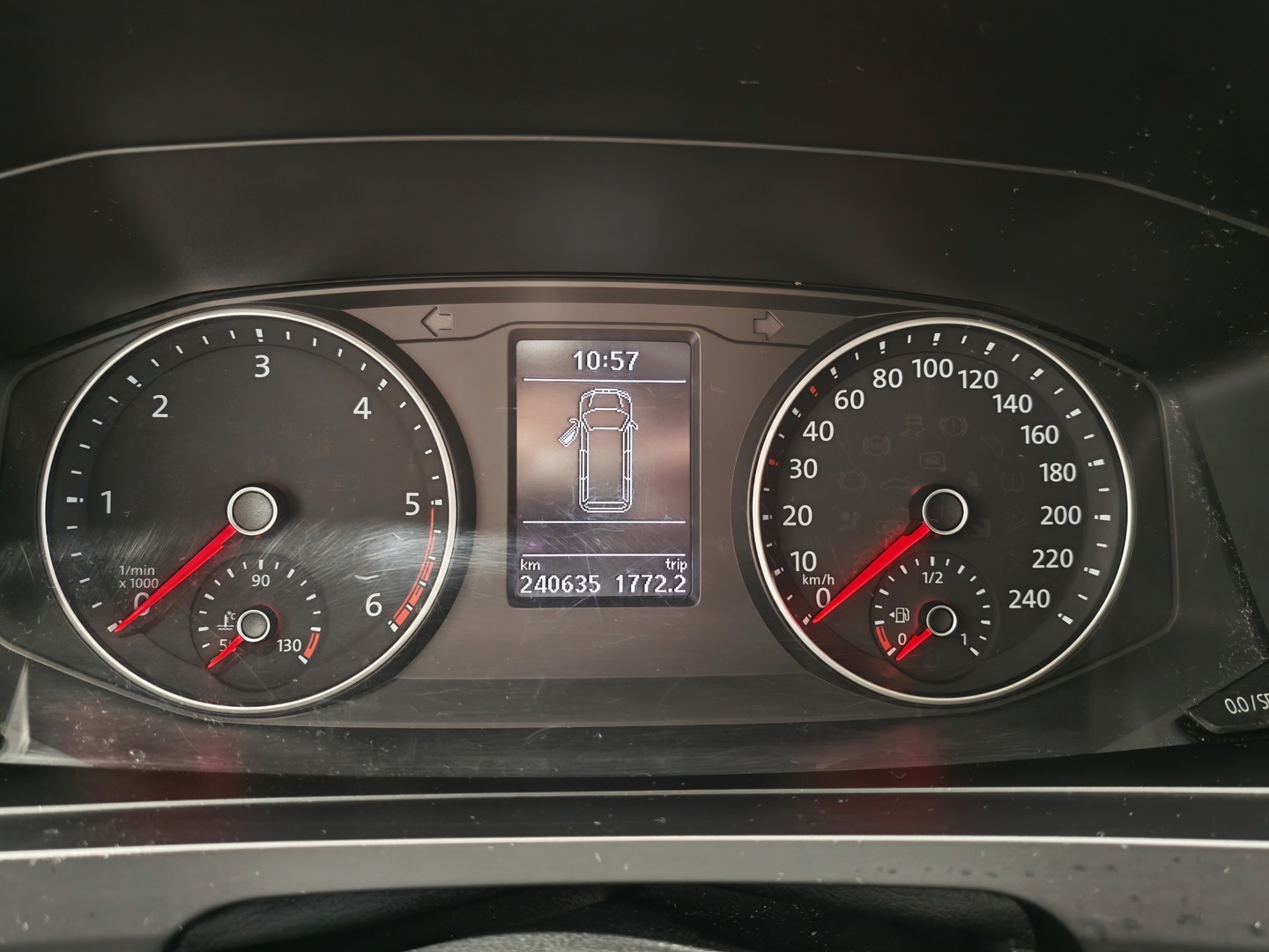 VOLKSWAGEN Transporter 11
