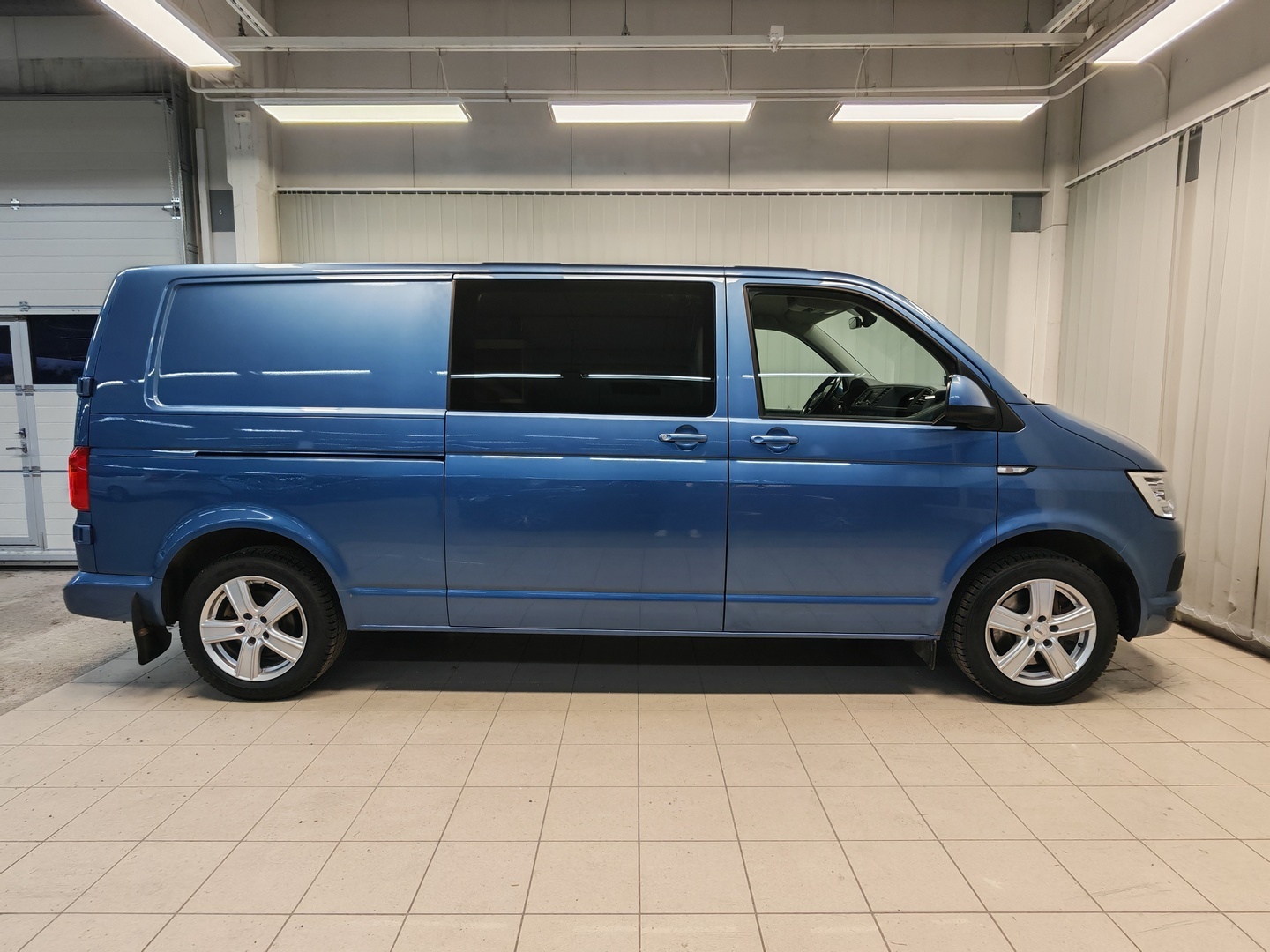 VOLKSWAGEN Transporter 3