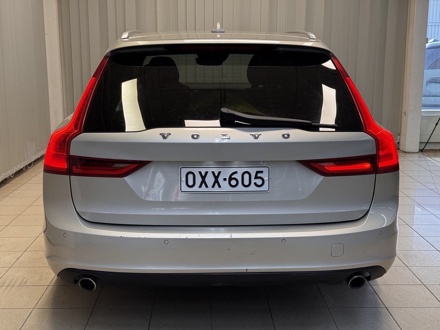 VOLVO V90 4
