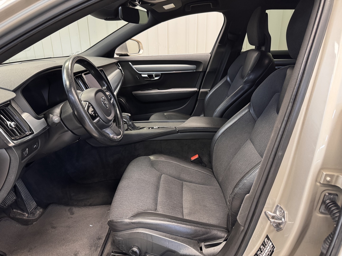 VOLVO V90 5