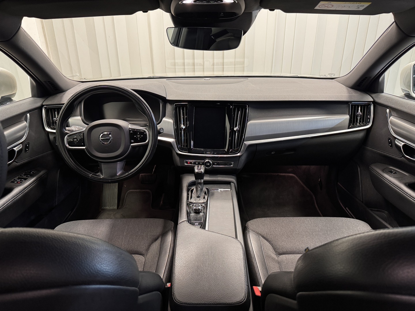 VOLVO V90 8