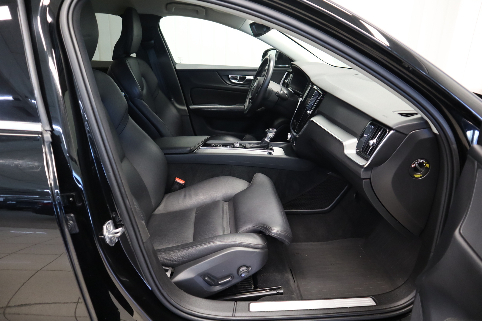 VOLVO V60 17
