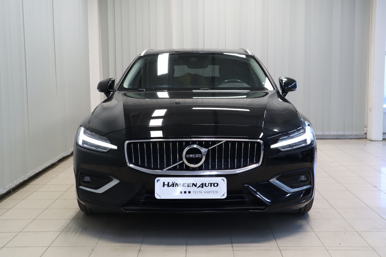VOLVO V60 3