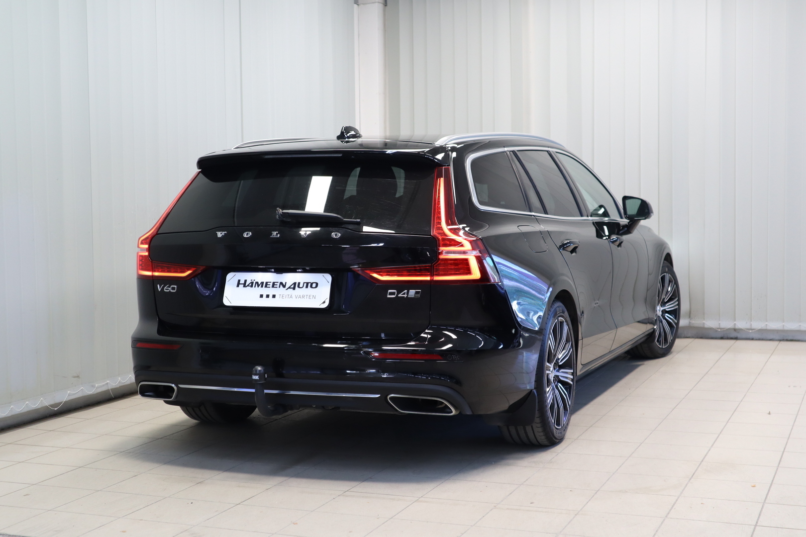 VOLVO V60 5