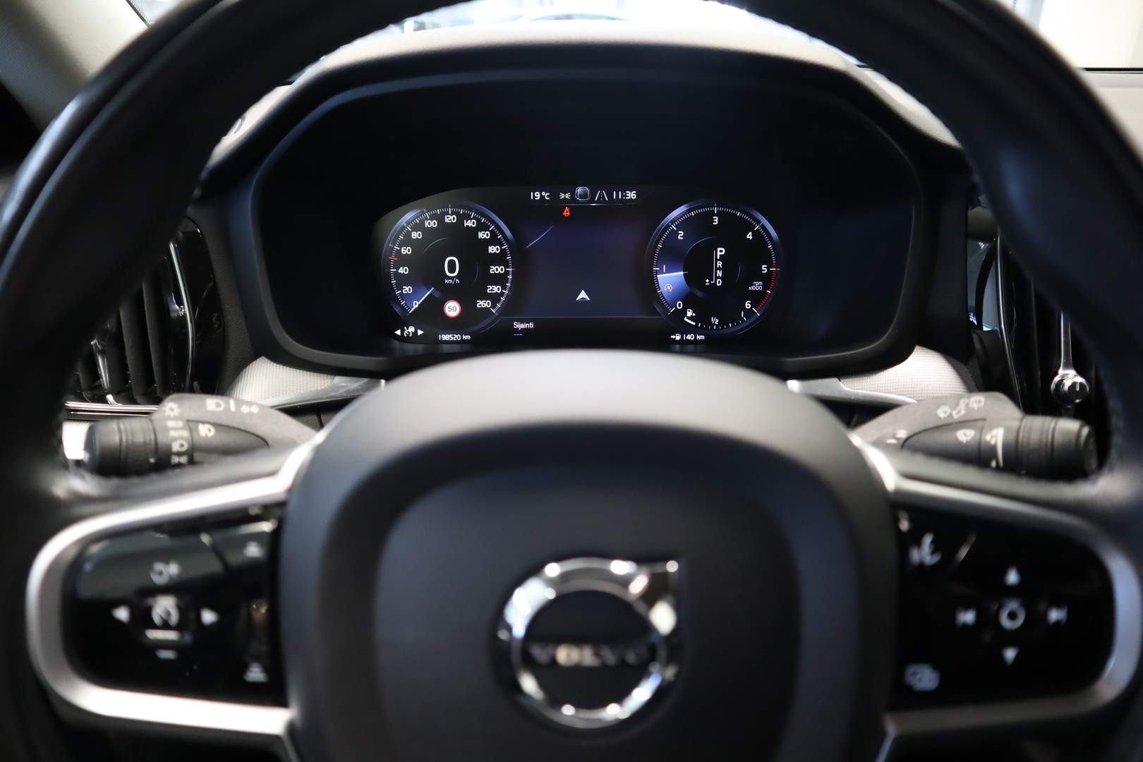 VOLVO V60 9