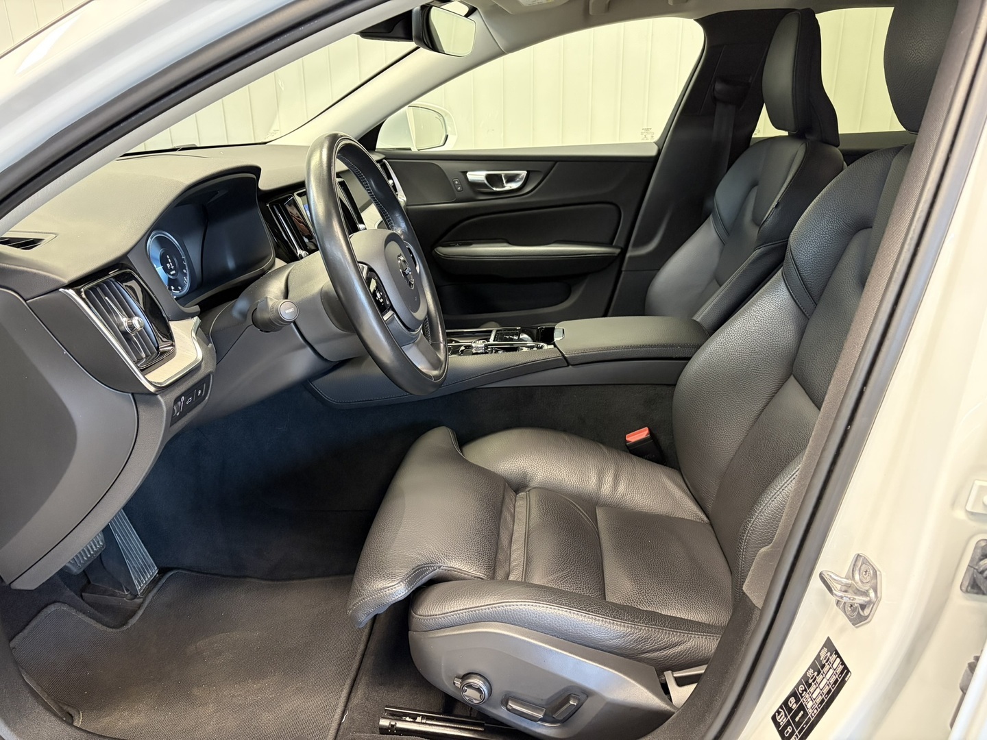 VOLVO V60 5
