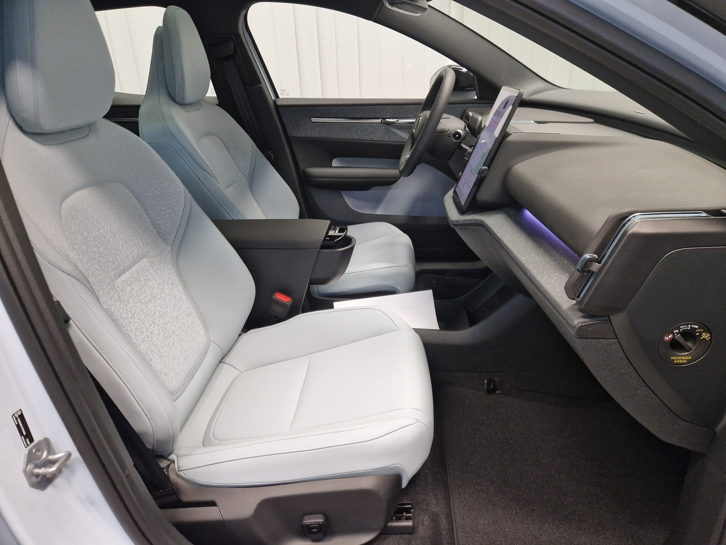VOLVO EX30 17