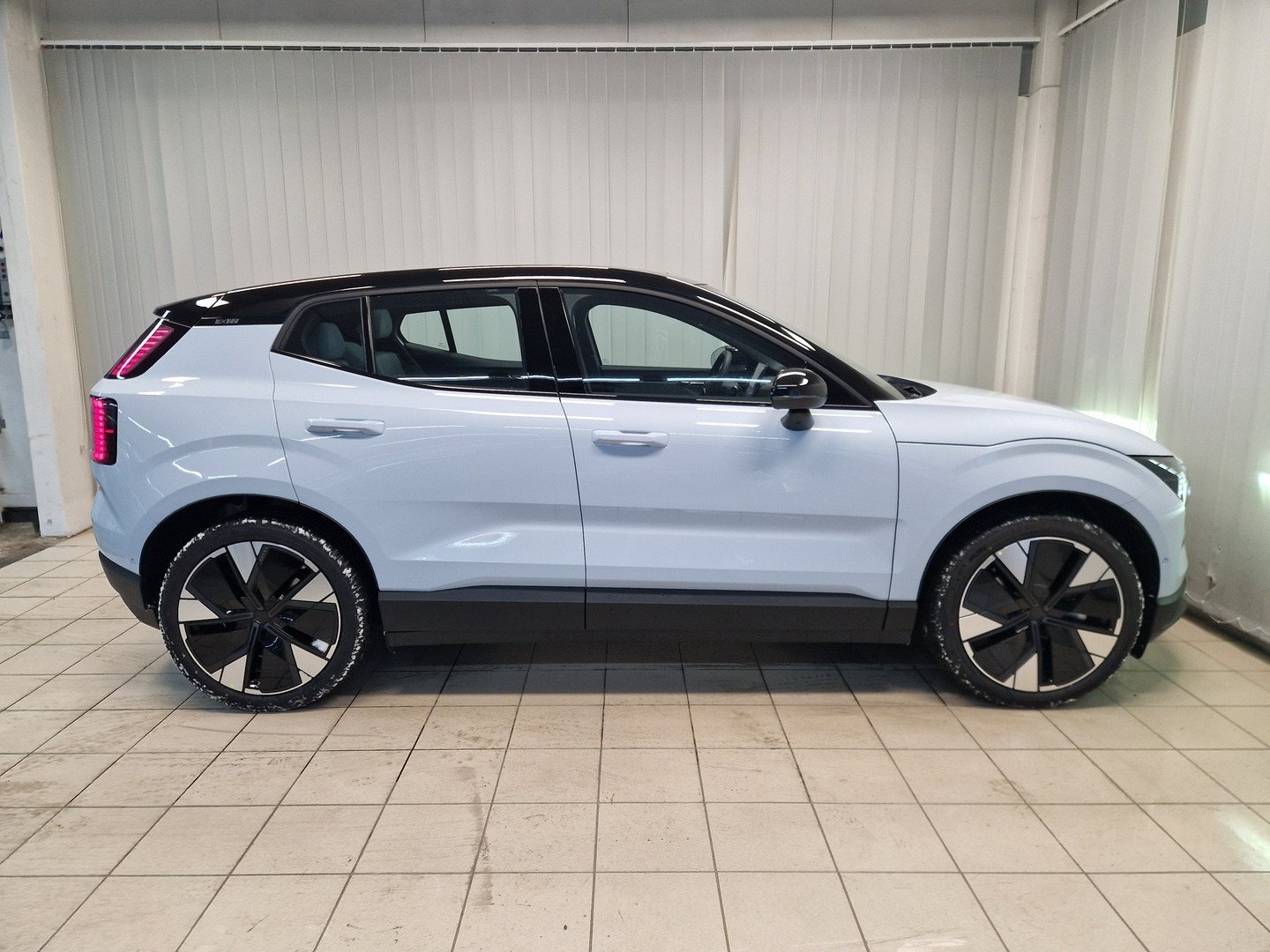 VOLVO EX30 5