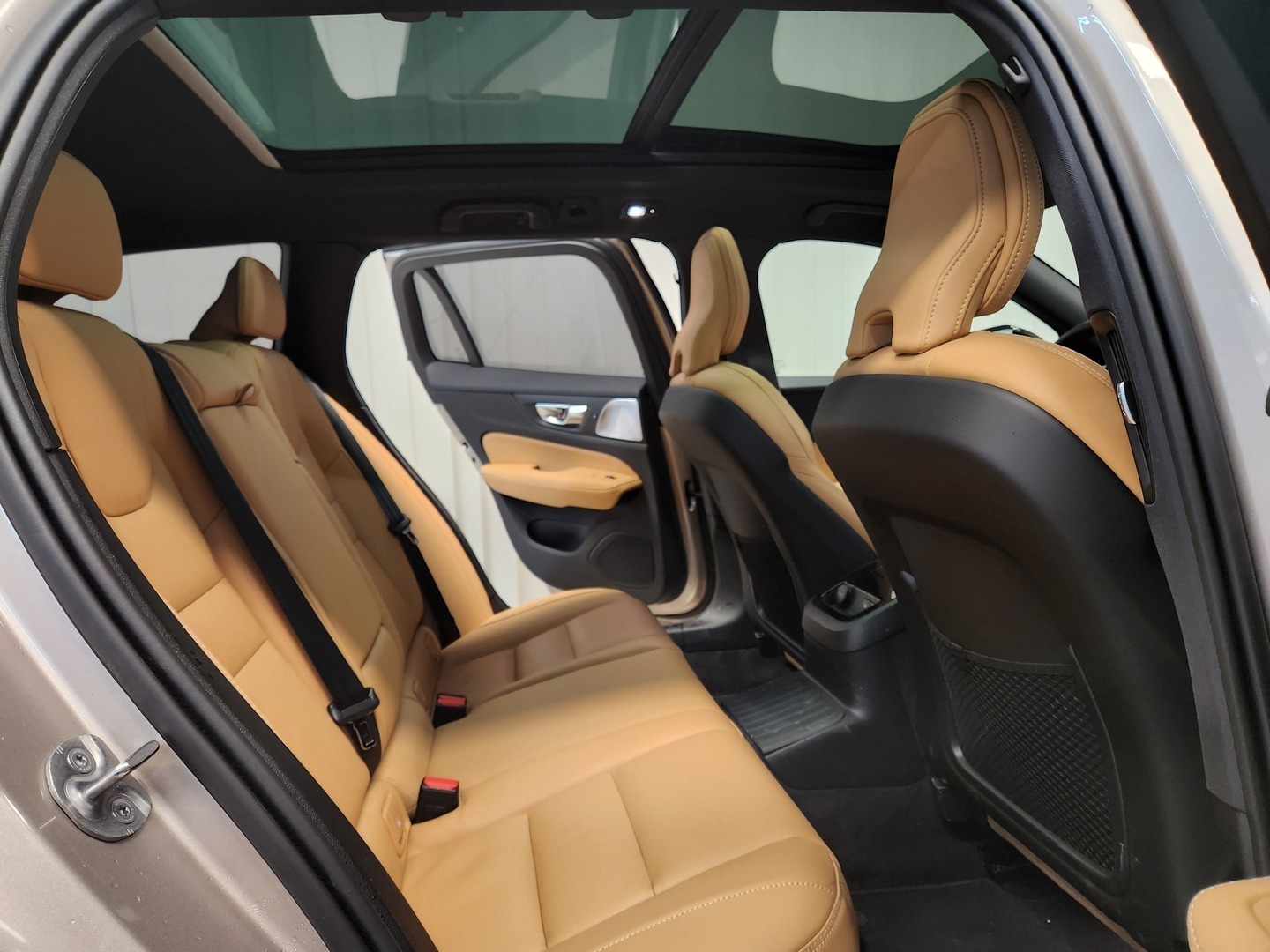 VOLVO V60 10