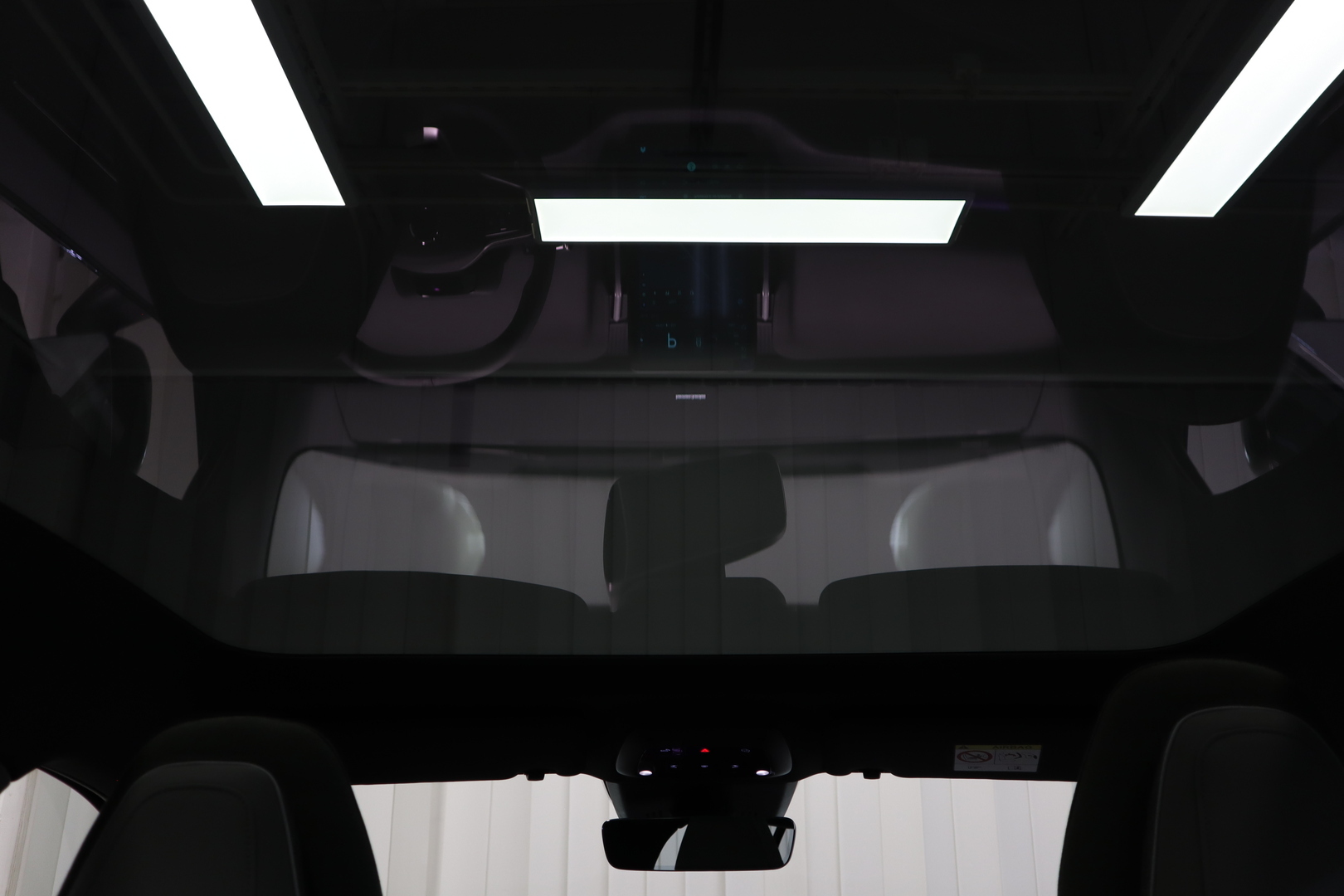 VOLVO EX30 CROSS COUNTRY 13