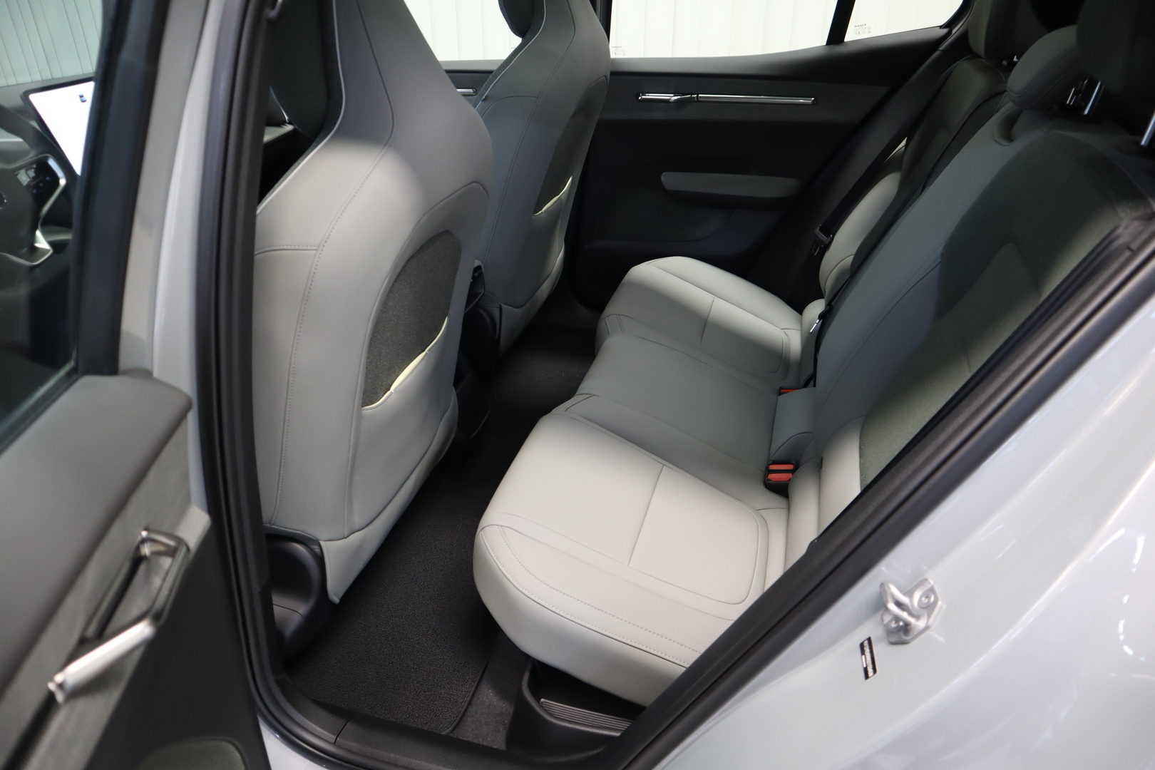 VOLVO EX30 CROSS COUNTRY 6